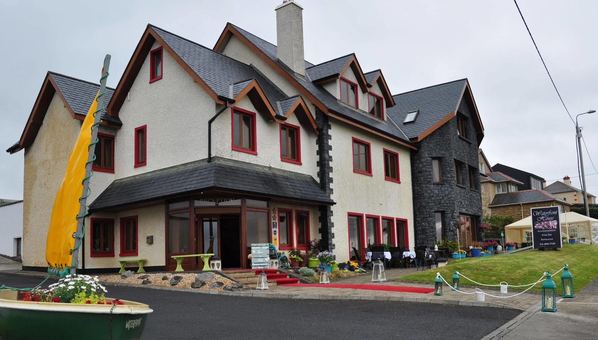 Отель Waterfront House & Restaurant Инишкрон Экстерьер фото
