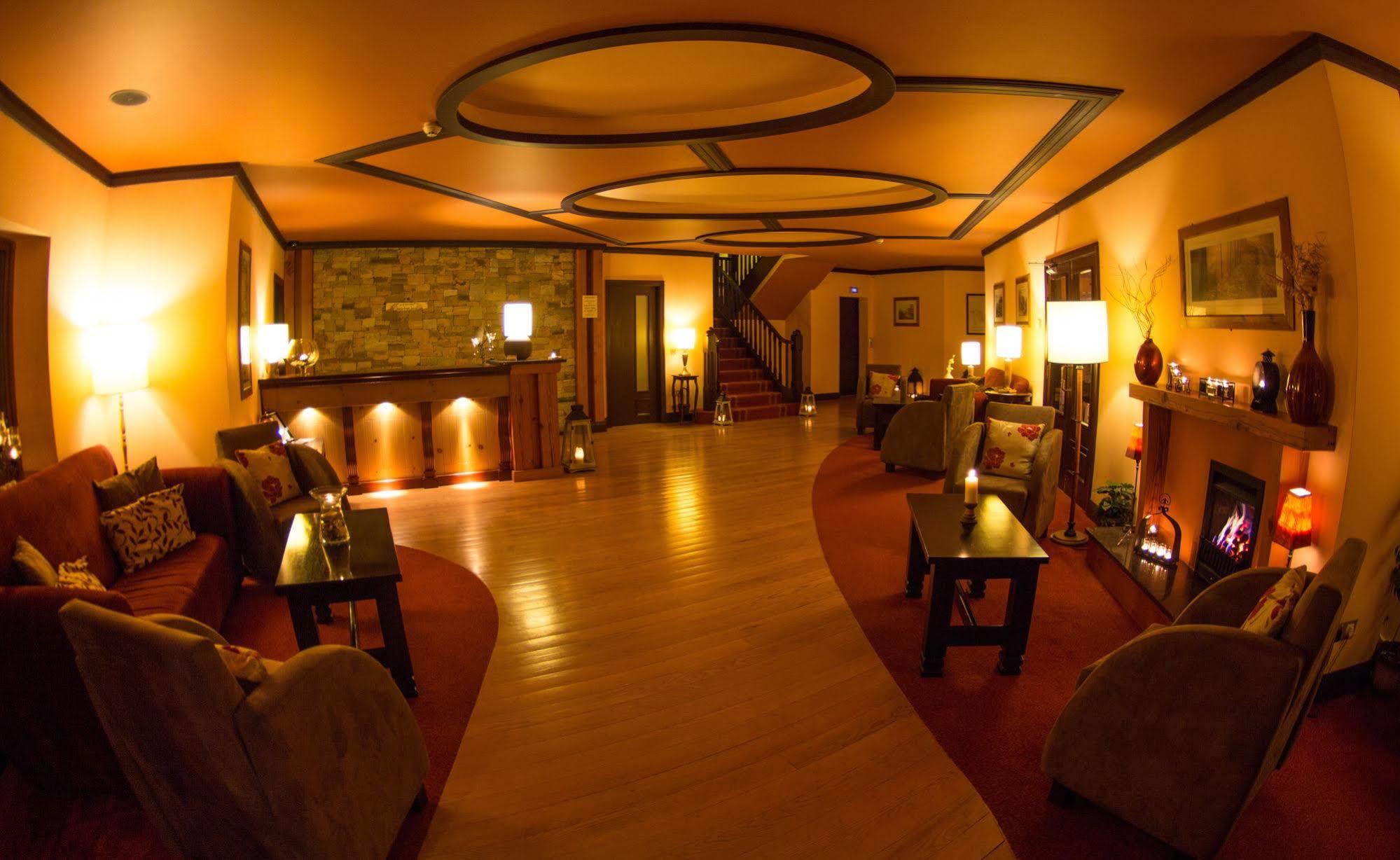 Отель Waterfront House & Restaurant Инишкрон Экстерьер фото