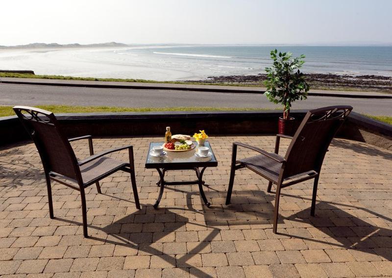 Отель Waterfront House & Restaurant Инишкрон Экстерьер фото